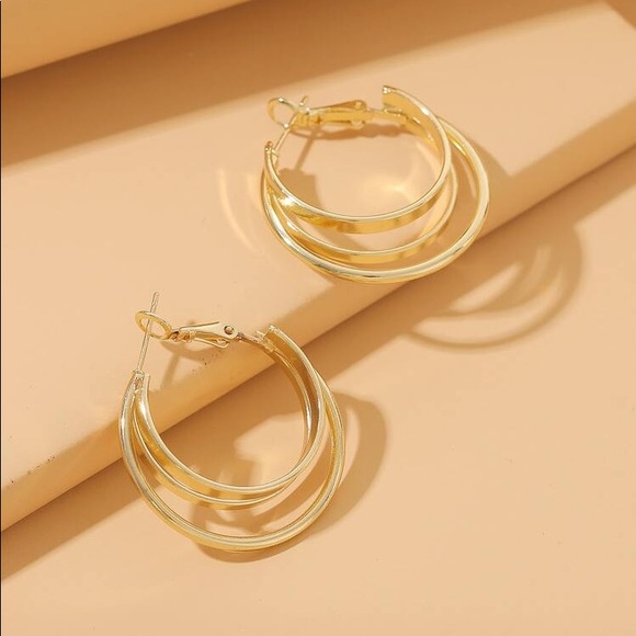 Earrings Earrings - Picture 2 of 6